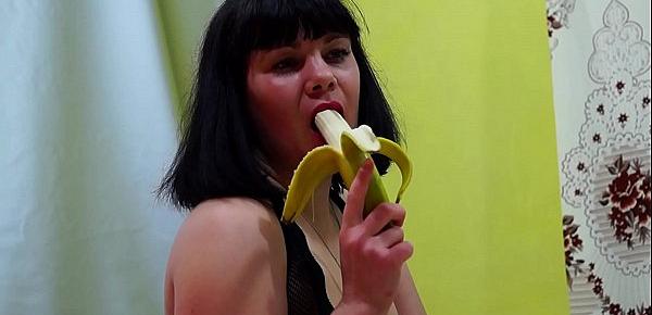  Extreme insertions in juicy ass, anal masturbation with a banana and a bottle.